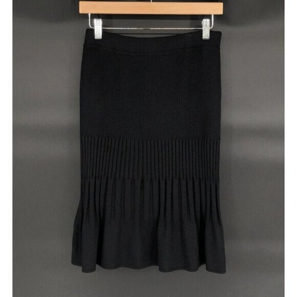 St. John Collection Women's Santana Knit Skirt Size 4 Black Ruffle Hem Old Money - Picture 1 of 6
